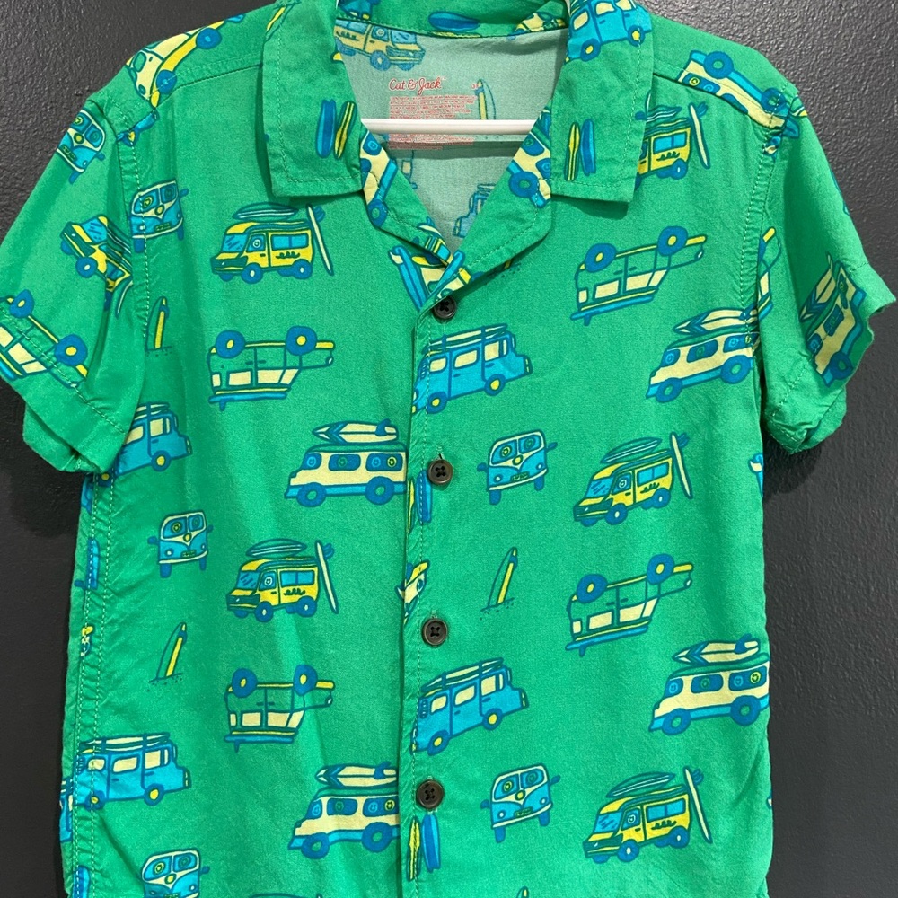 Cat & Jack Green Button Down Shirt with VW Bud & Car Print